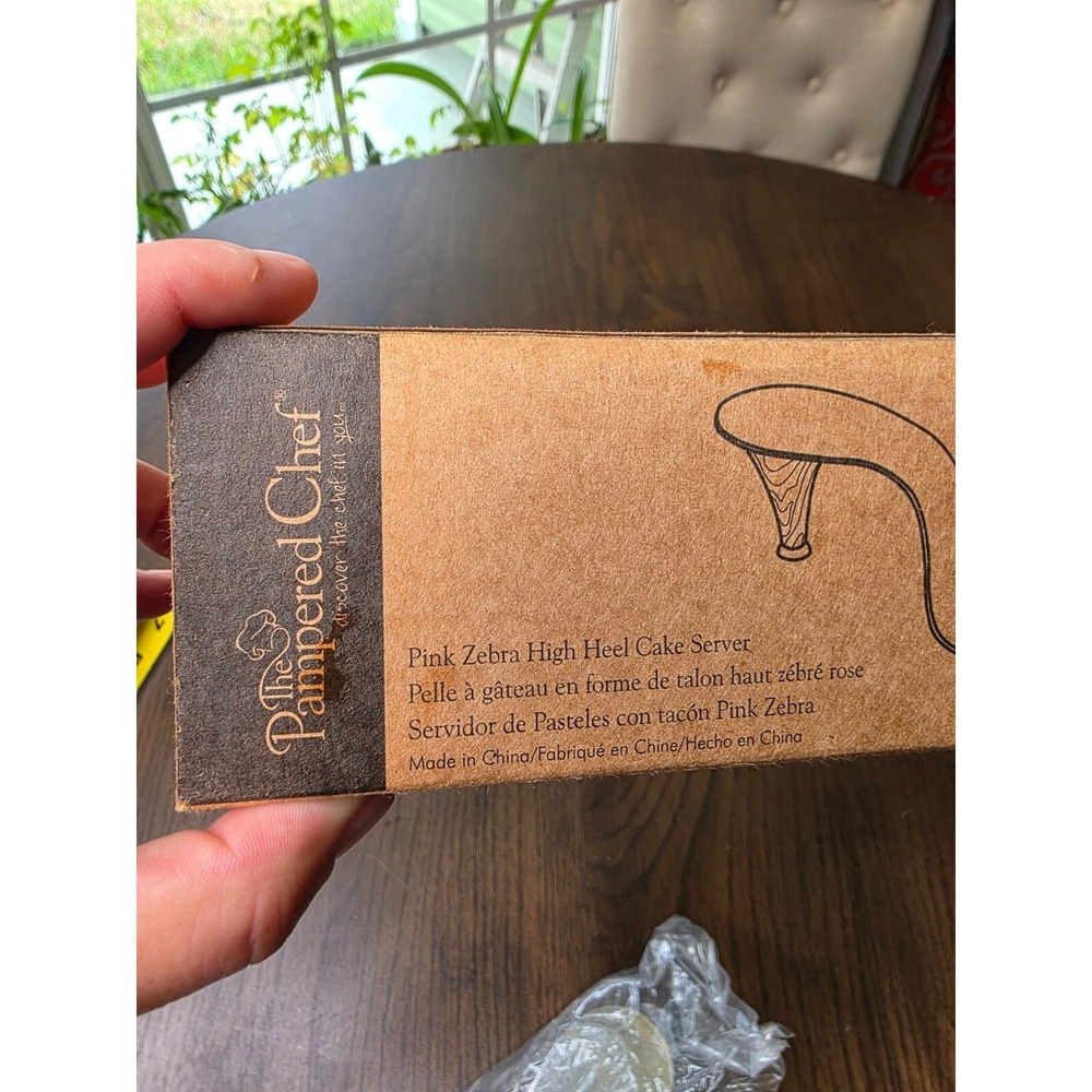 Pampered Chef Pink Zebra High Heel Cake Server #1171 Magnetic B3 - Picture 9 of 12
